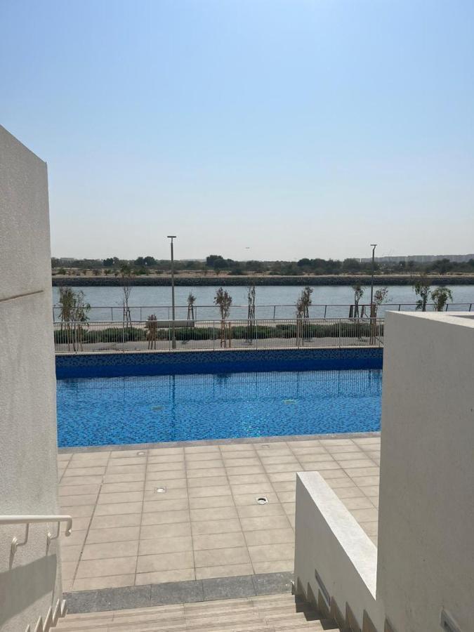 Next To Yas Island's Gems - Canal+pool View Apartamento