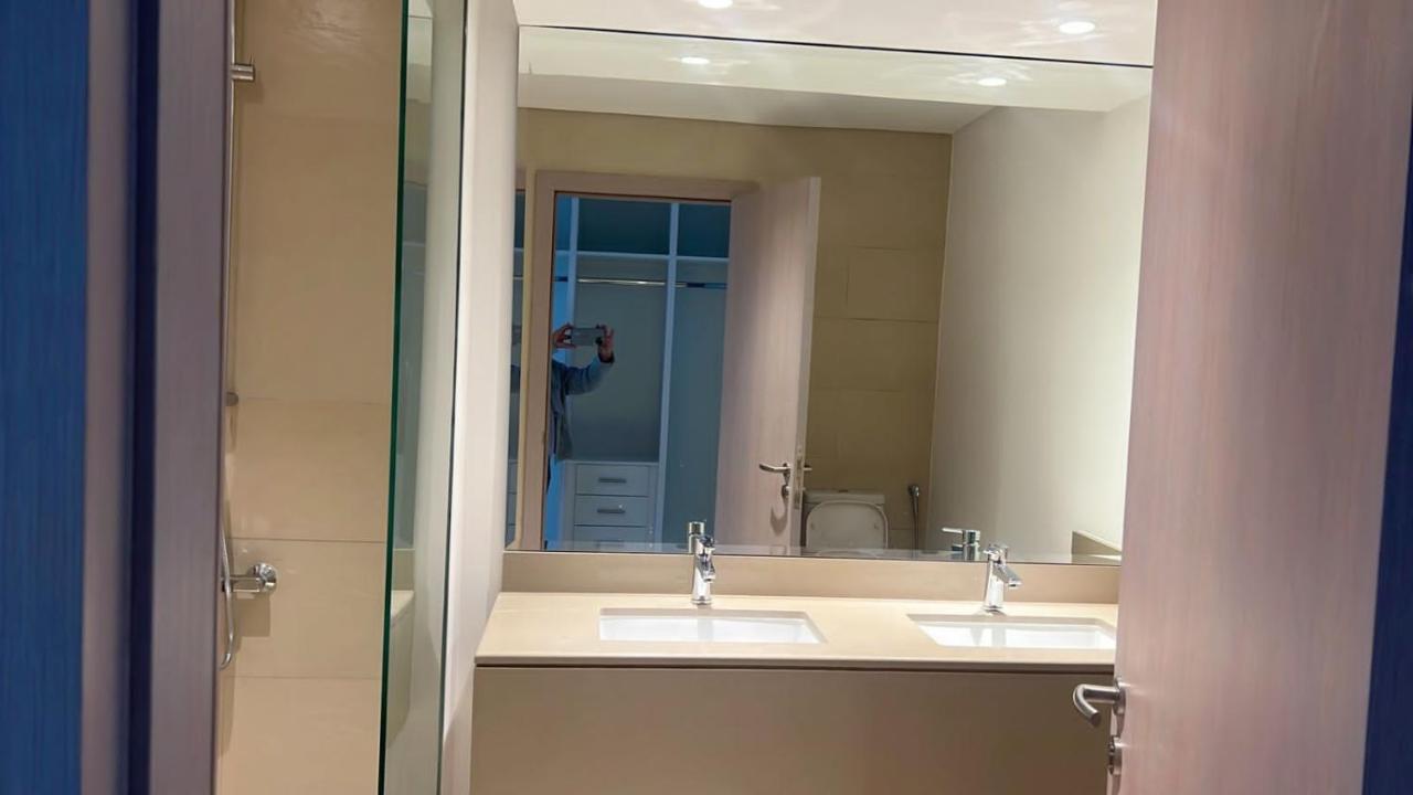 Next To Yas Island's Gems - Canal+pool View Apartment *